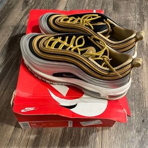 97 air max cleaning closet